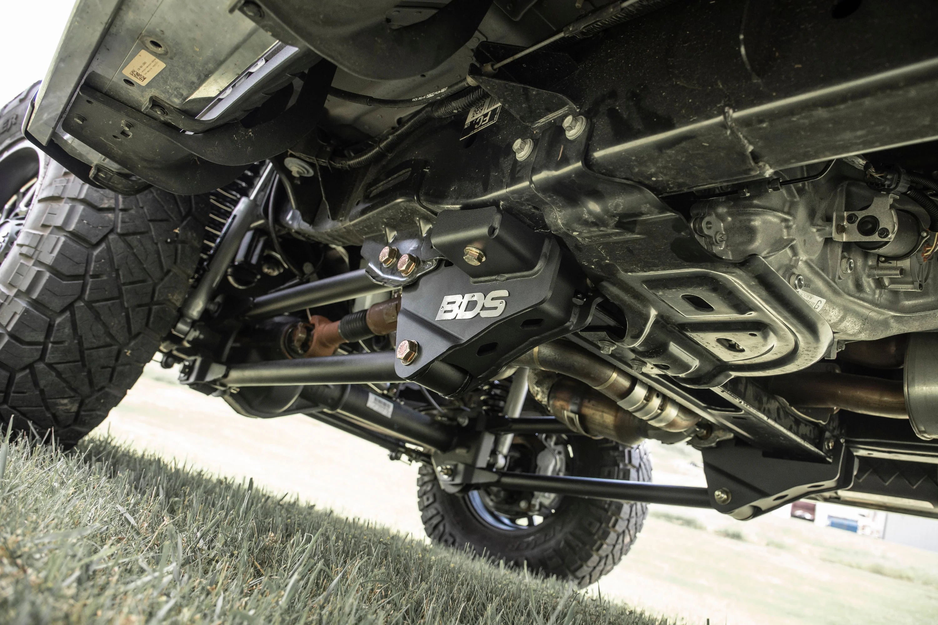 5 Inch Lift Kit w/ 4-Link | Ford F250/F350 Super Duty (20-22) 4WD | Gas - Image 4