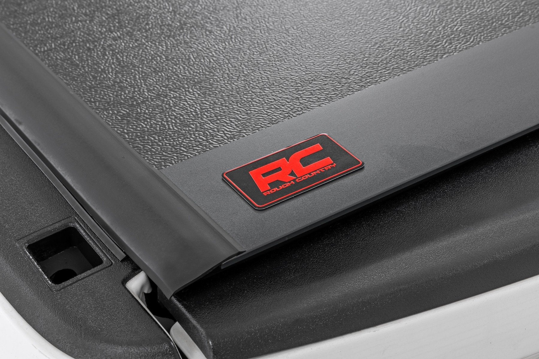 Rough Country Low Profile Bed Cover | 5'7" Bed | No Rambox 09-18 / 19-UP Classic for Ram 1500 47319550B - Image 6