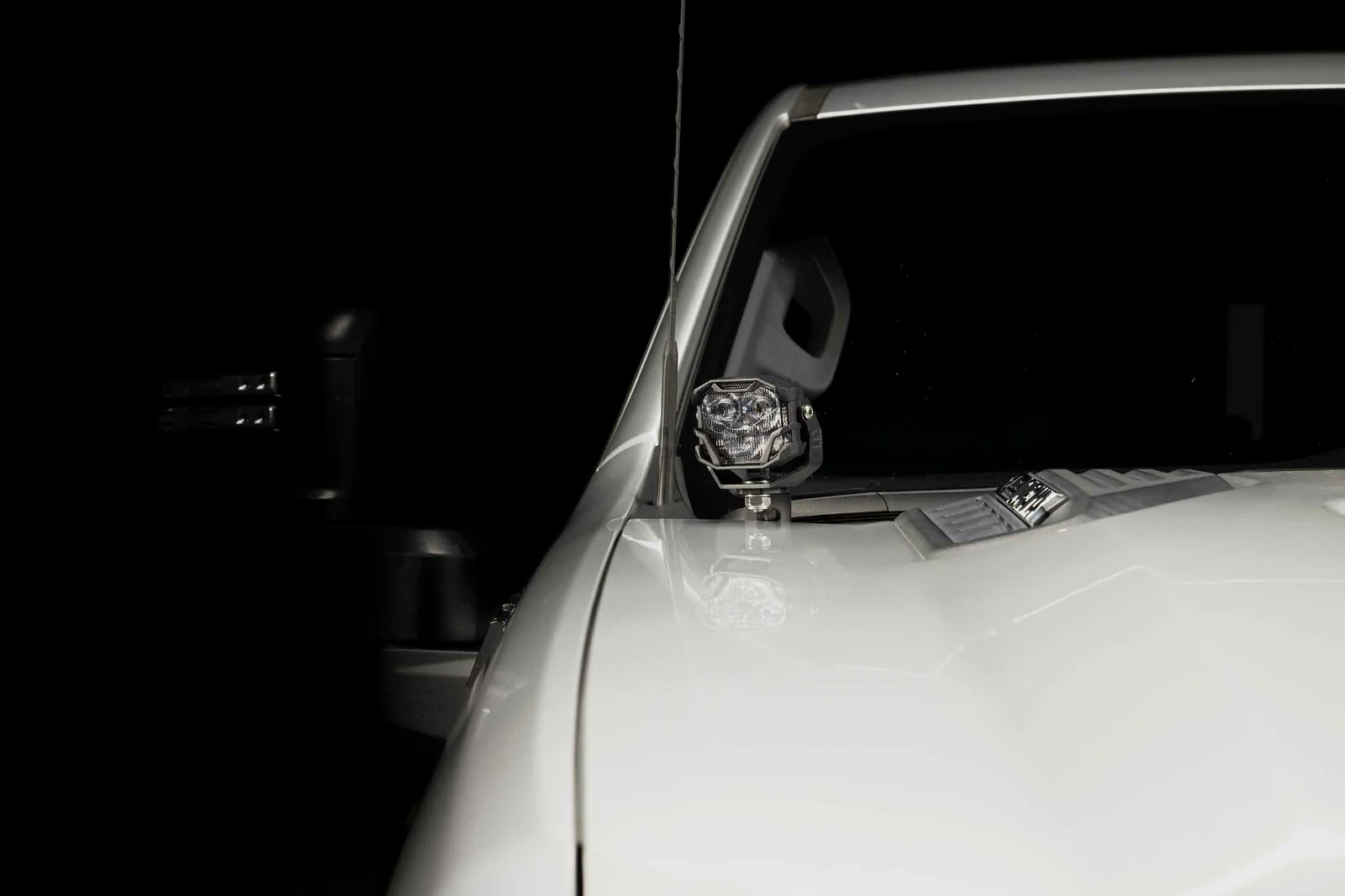 Morimoto 4Banger Ditch Light Kit: 2020+ Silverado HD (HXB Yellow SAE Wide Beam) - Image 9