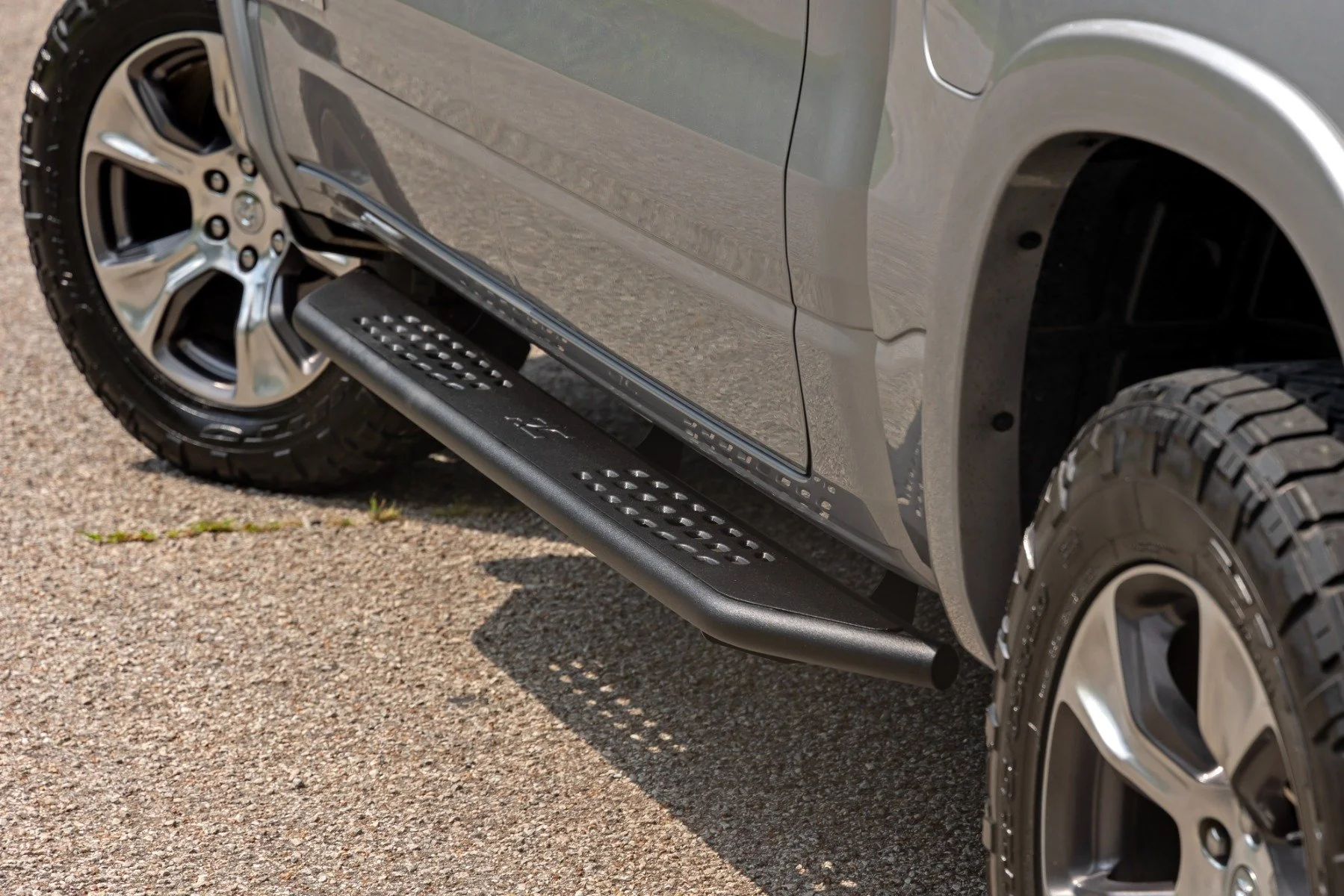 Rough Country HD2 Alum Running Boards Ext Cab Chevy/GMC 1500/2500HD/3500HD 07-19 14008 - Image 5