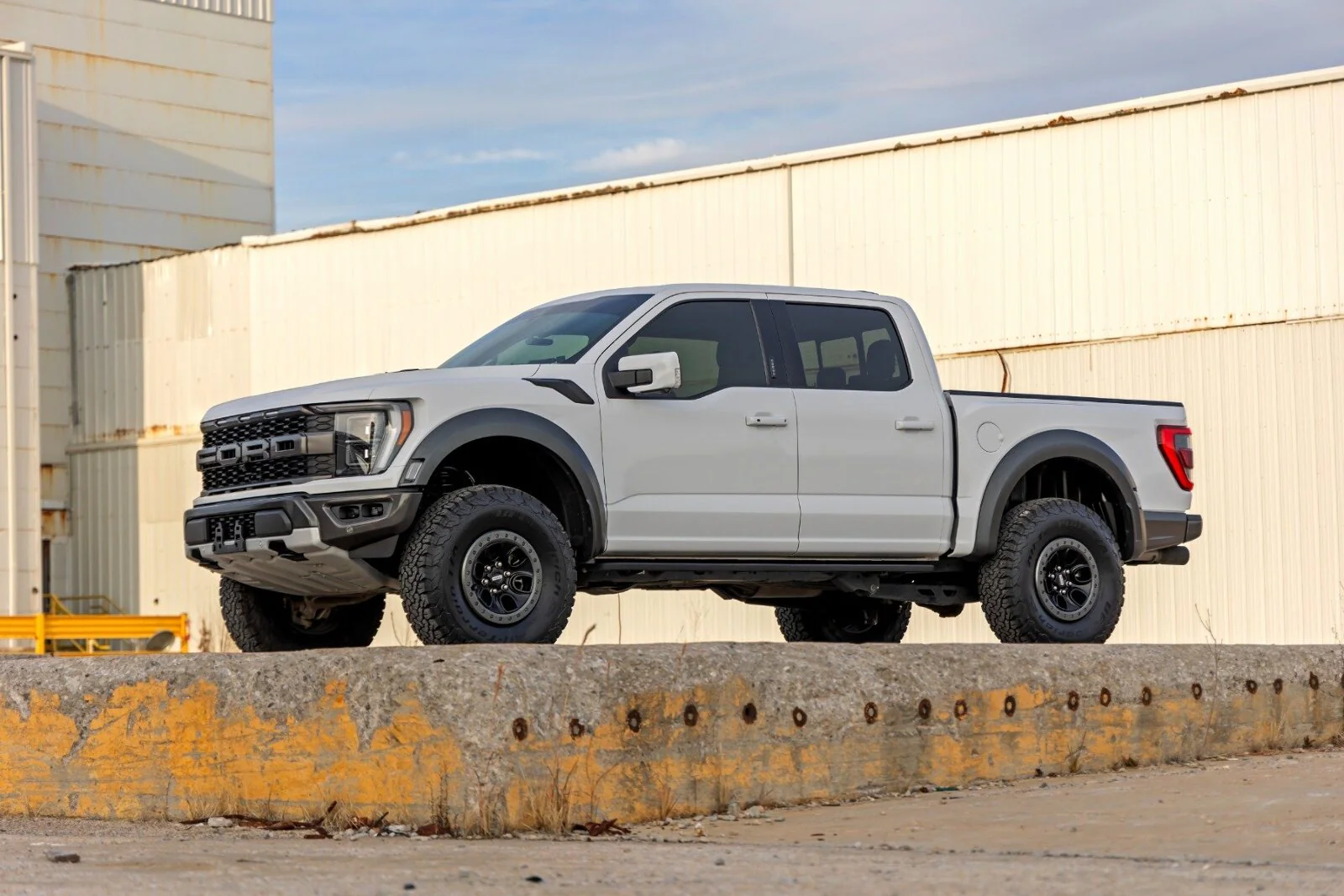 Rough Country 2.25" Coil Spring Lift Kit | for Ford F-150 Raptor 4WD (2021-2025) 9979 - Image 4