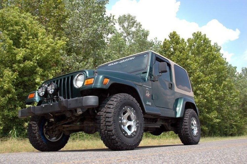 Rough Country 2.5" Suspension Lift Kit for 97-06 Jeep Wrangler TJ (4.0L) 653.20 - Image 2