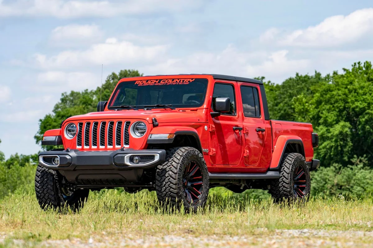 Rough Country 2.5in Suspension Lift Kit for 20-26 Gladiator w/V2 Shocks 63470 - Image 2