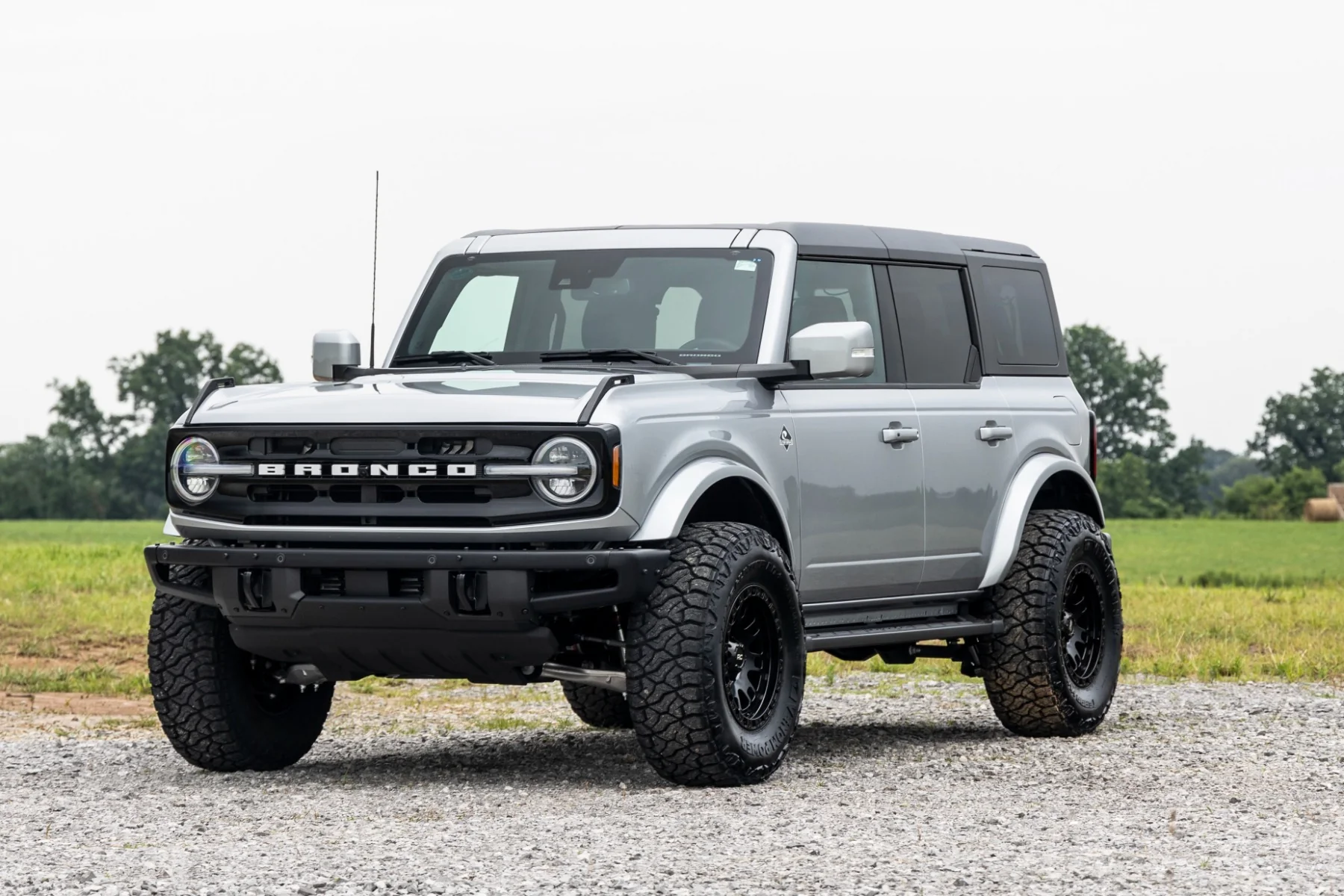 Rough Country 2" Lift Kit M1 Lifted Struts Ford Bronco 4WD 2021-2023 592141 - Image 4