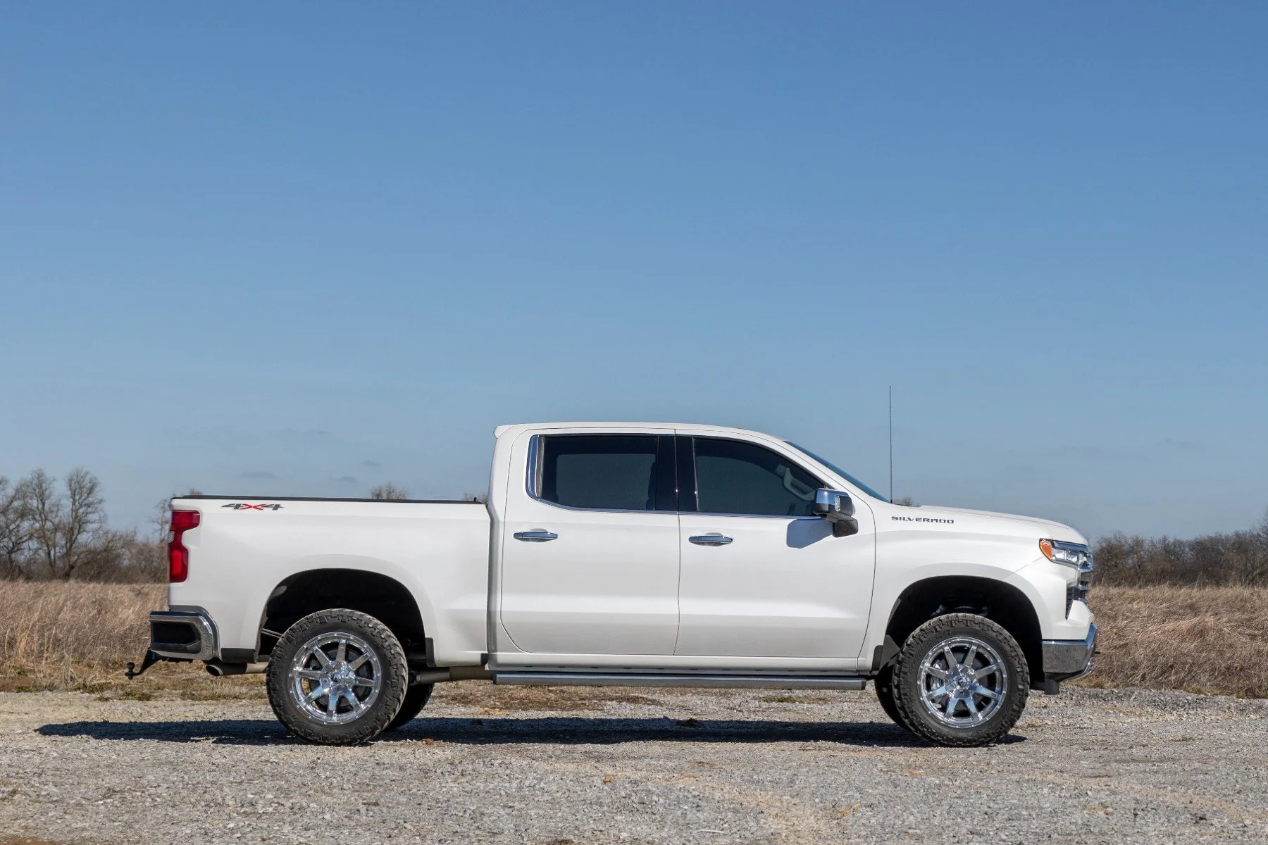 Rough Country 3.5 Inch Lift Kit | Vertex | Rear Mono Leaf | Chevy Silverado 1500 (25-26) 28250RED_A - Image 4