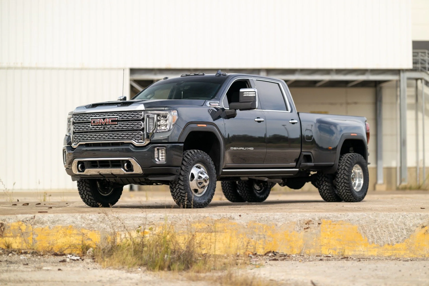 Rough Country 3" Lift Kit Chevy/GMC Sierra Silverado 3500HD 20-25 95630RED - Image 2