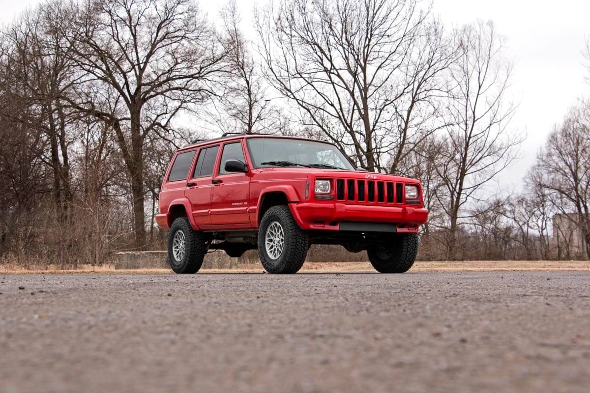 Rough Country 3in Series II Suspension Lift Kit V2 Shocks for 84-01 Cherokee XJ 670X70 - Image 5
