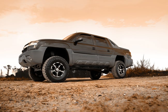 Rough Country 6 In Lift Chevy Avalanche 1500 02-06/Suburban 1500 00-06 27940 - Image 2