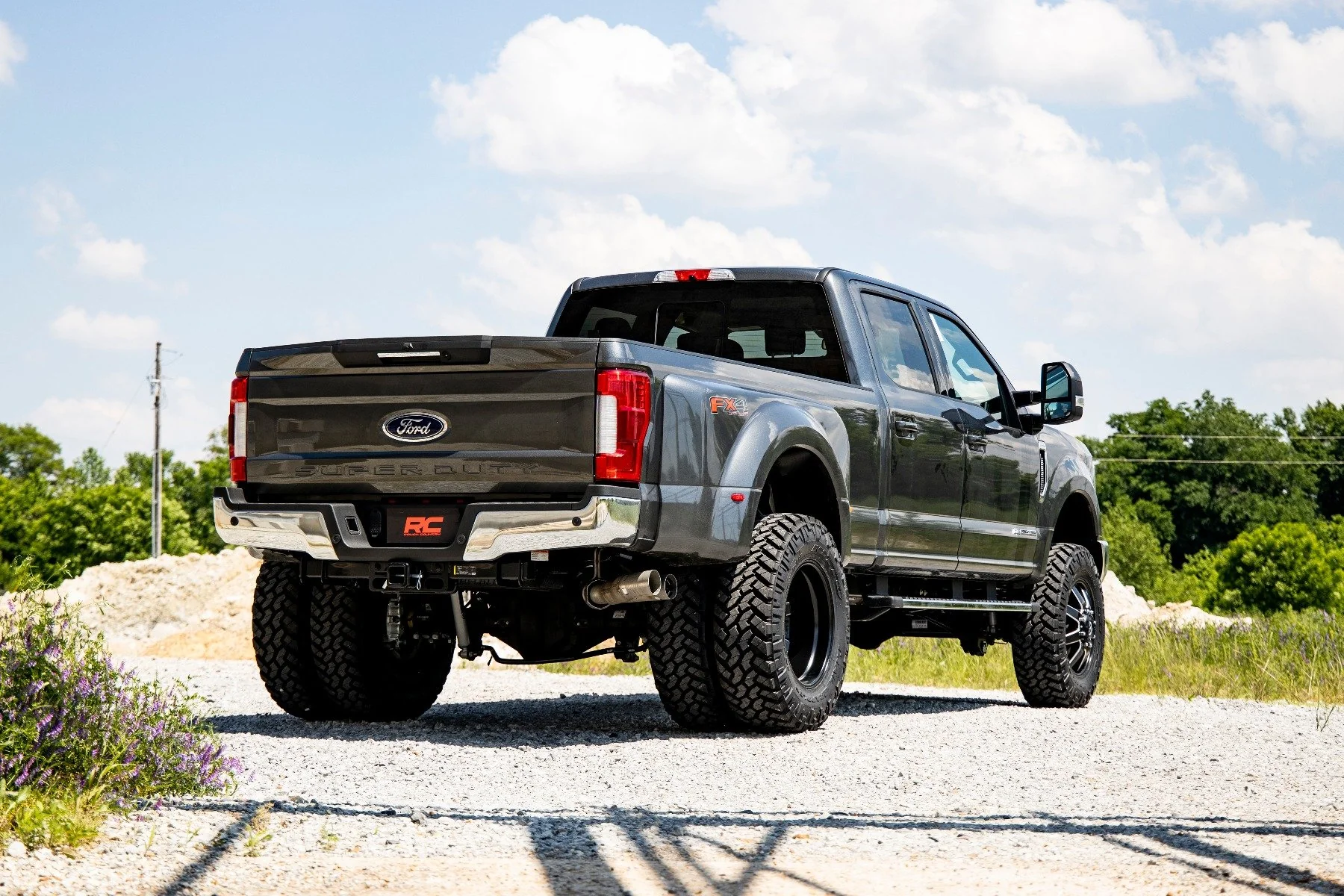 Rough Country 4.5 Inch Lift Kit | DRW | D/S | M1 | for Ford Super Duty 4WD 17-22 55941 - Image 3