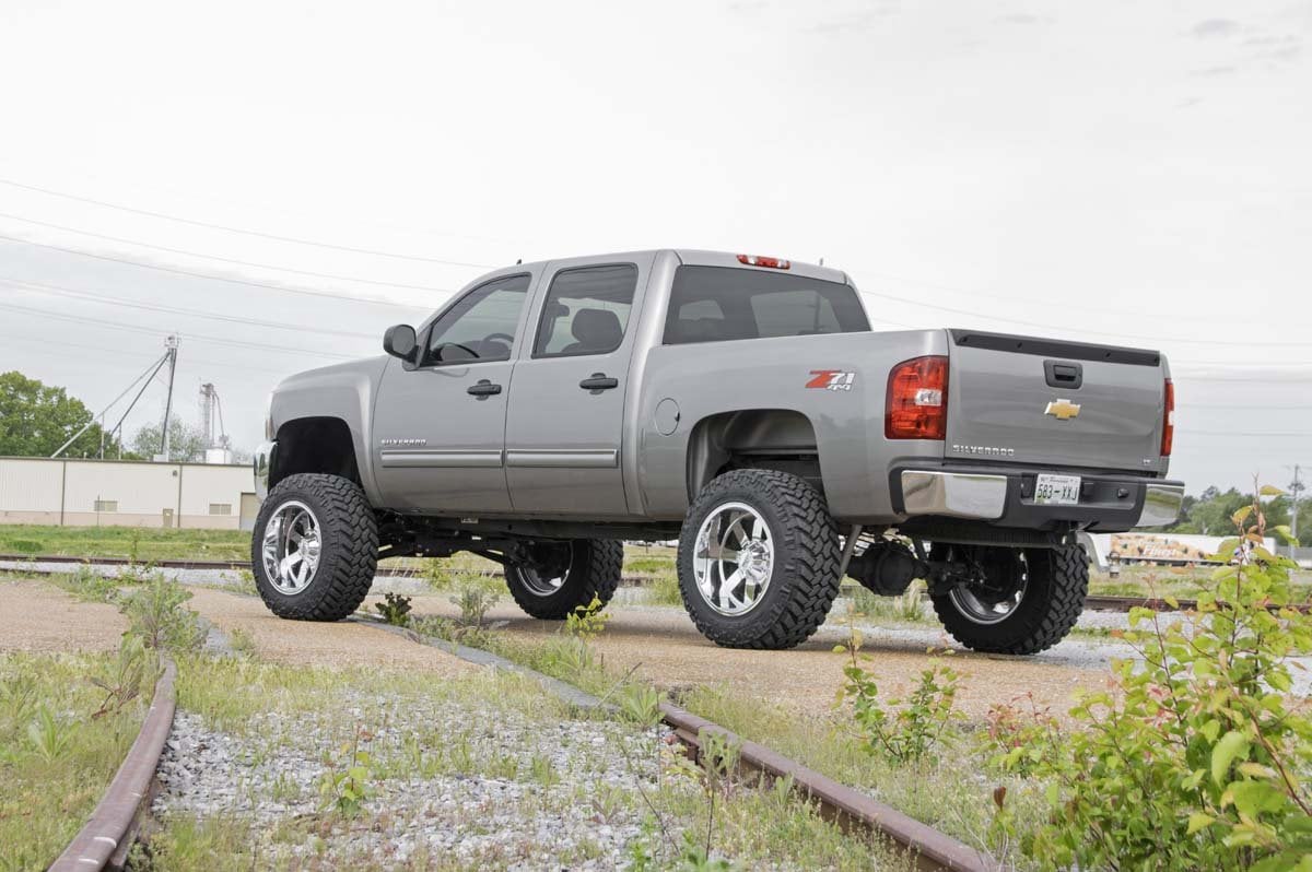 Rough Country 7.5 Inch Lift Kit M1 Struts/M1 Chevy/GMC 1500 07-13 4wd 26440 - Image 3