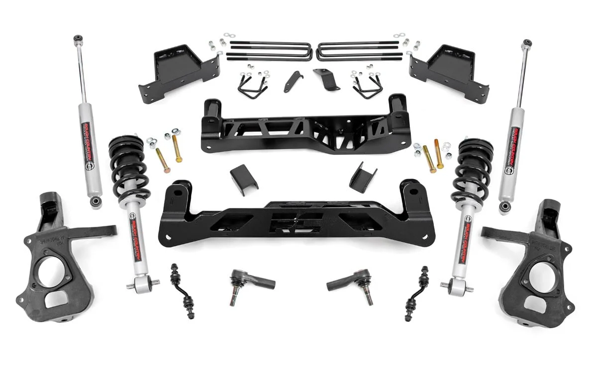 Rough Country 7" GM Lift Kit Lifted Struts 14-18 1500 2WD Alum/Stamped Steel 18734