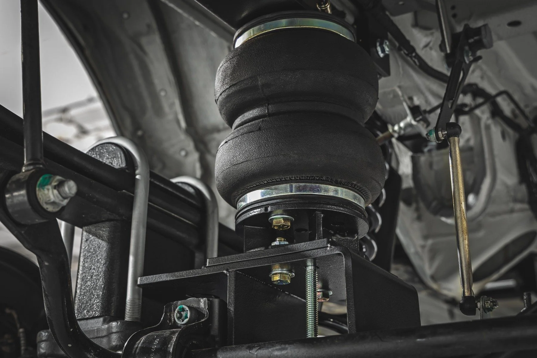 Rough Country Air Spring Kit | Mercedes Sprinter (2019-2025) 85004 - Image 3