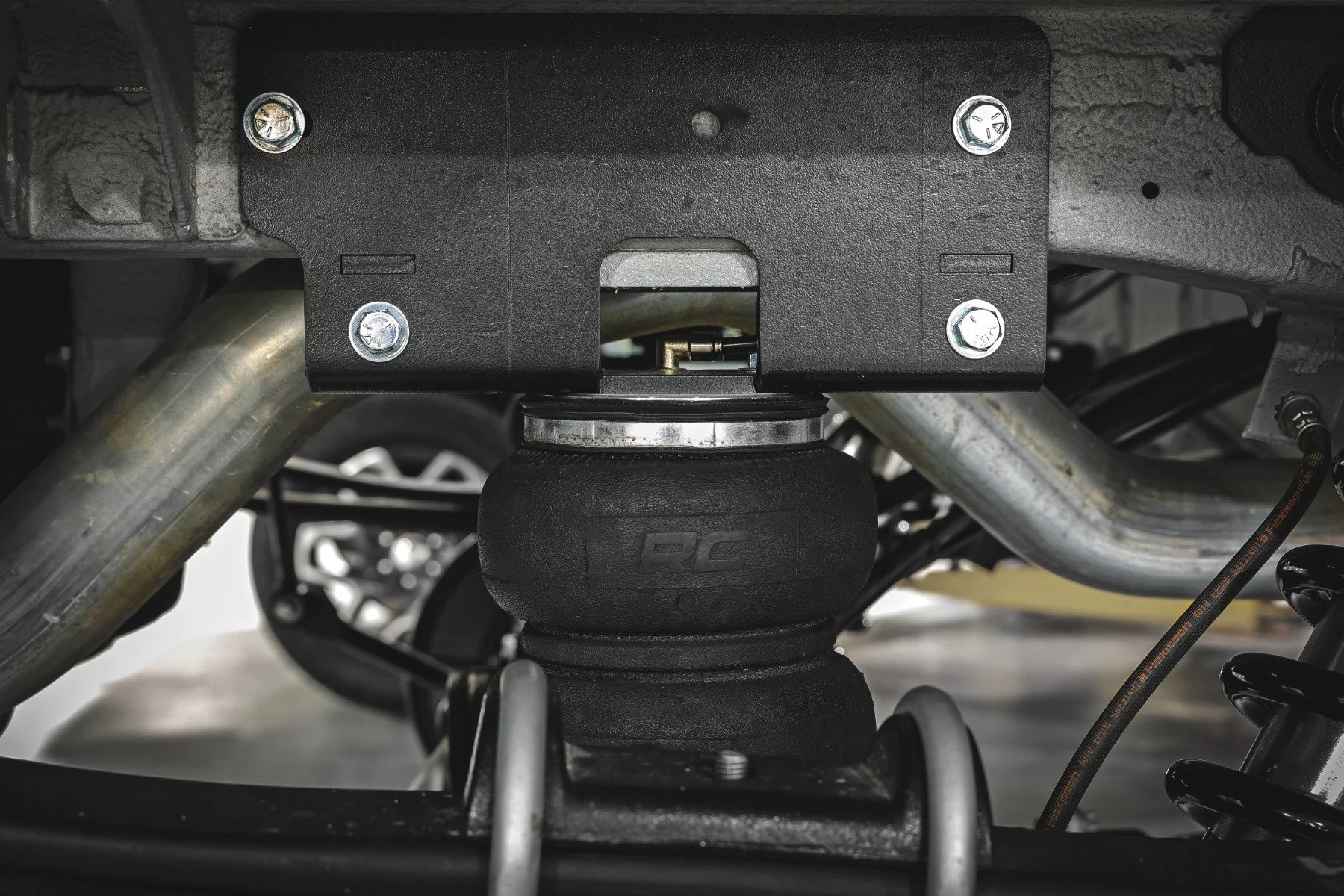 Rough Country Air Spring Kit | Mercedes Sprinter (2019-2025) 85004 - Image 4