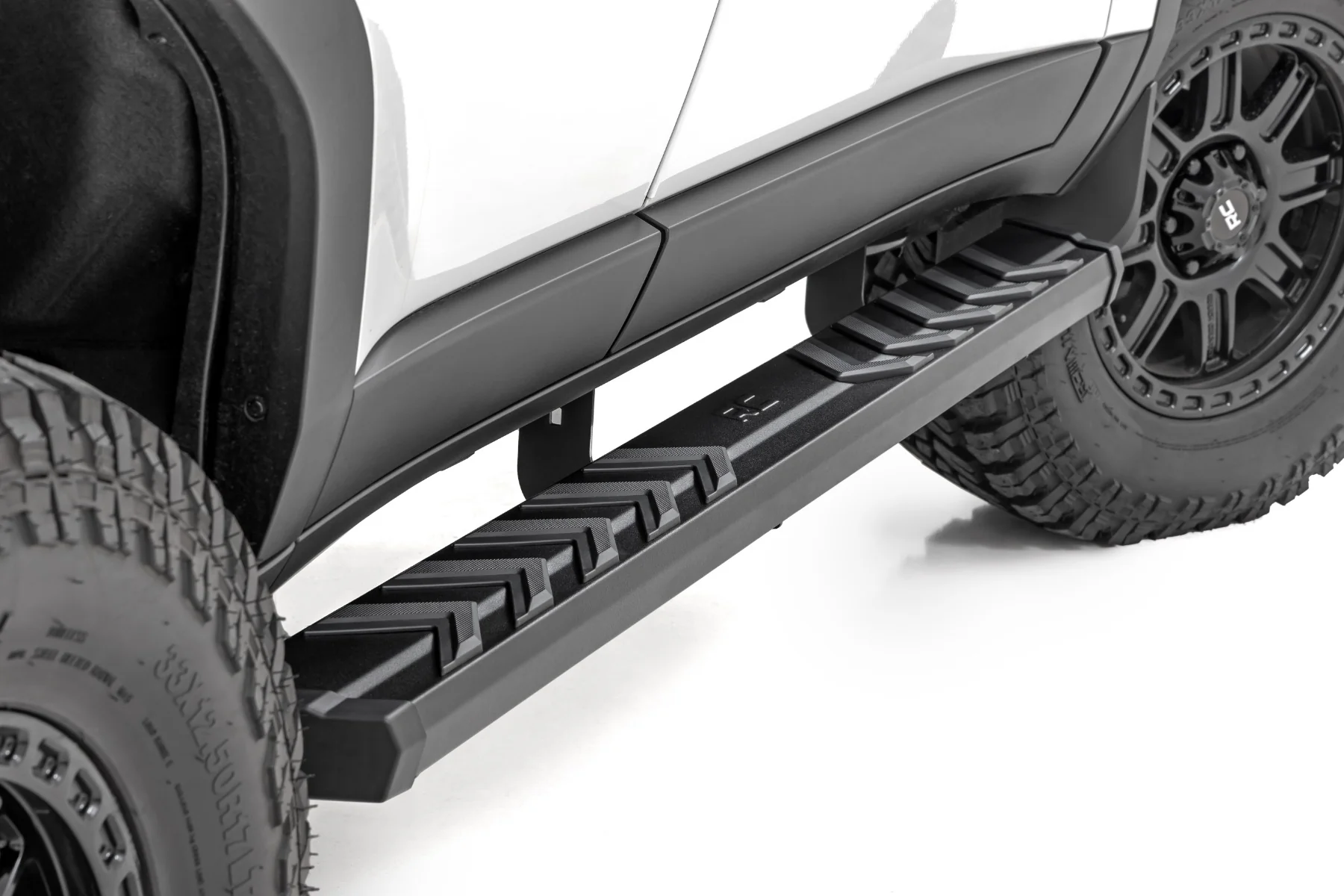 Rough Country BA2 Running Boards | Side Step Bars | for Toyota Land Cruiser 4WD (2024-2025) 41014 - Image 4