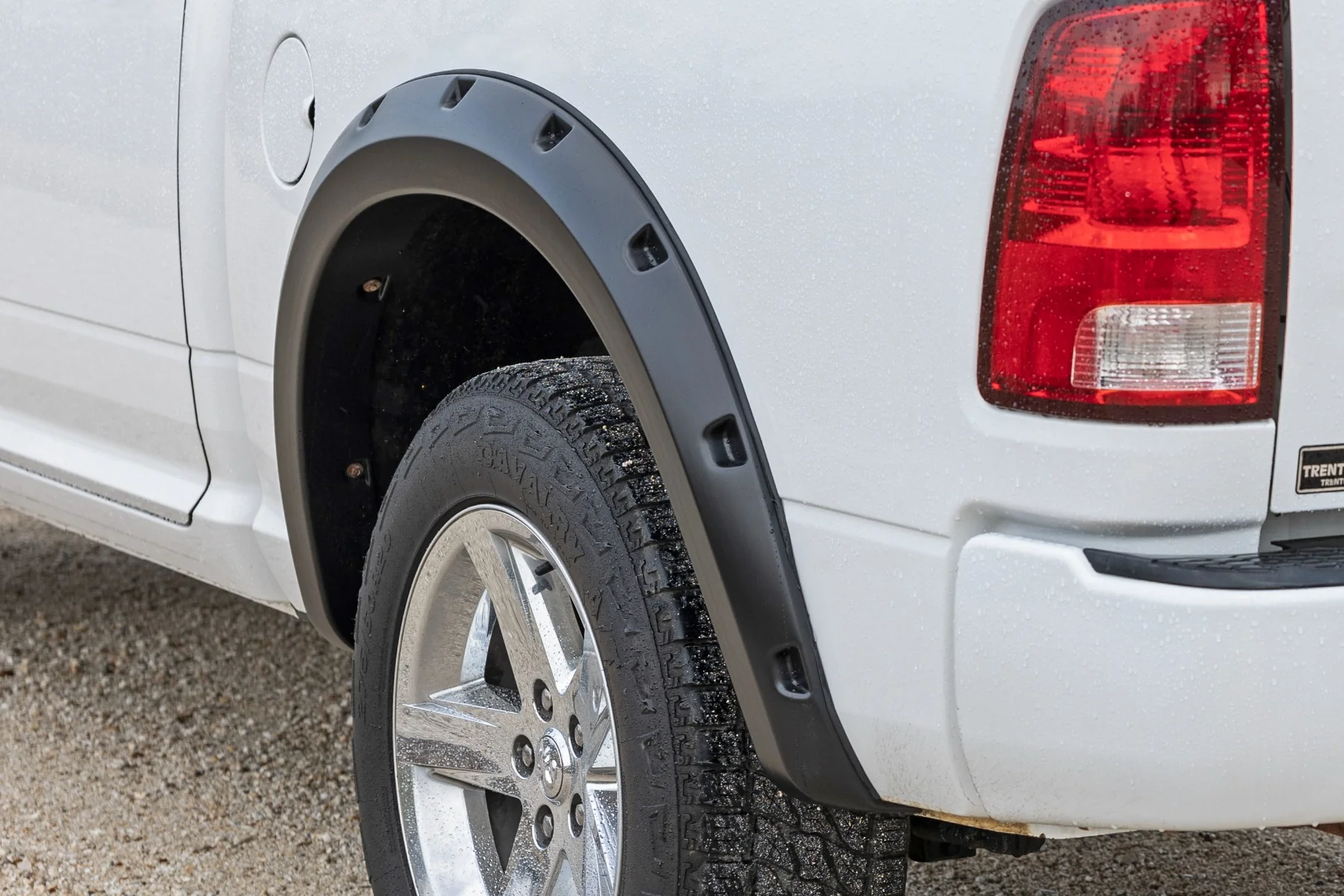 Rough Country Fender Flares Both Bumpers PXR Brilliant Black for Ram 1500 09-18 F-D10911B-PXR - Image 4