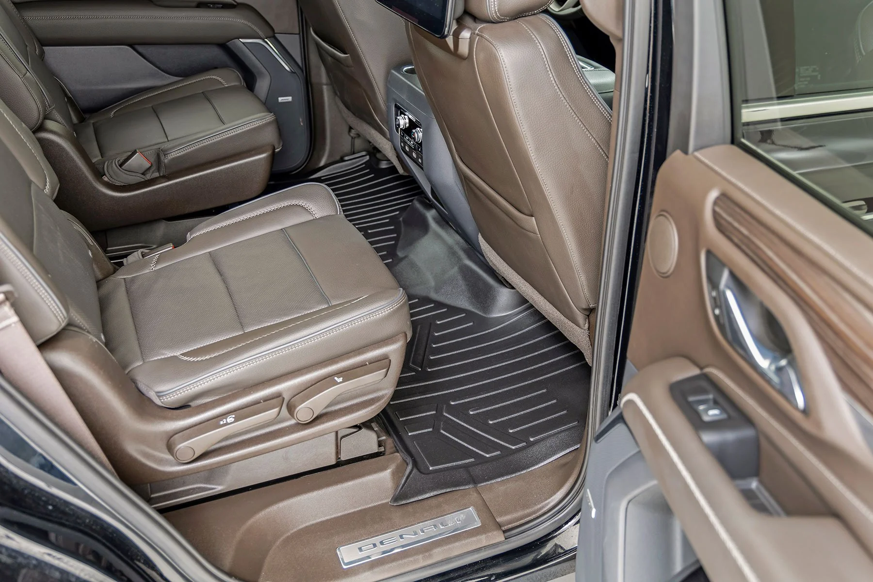 Rough Country Floor Mats FR & RR FR/RR Bucket Chevy/GMC Tahoe/Yukon (21-22) M-21712 - Image 4