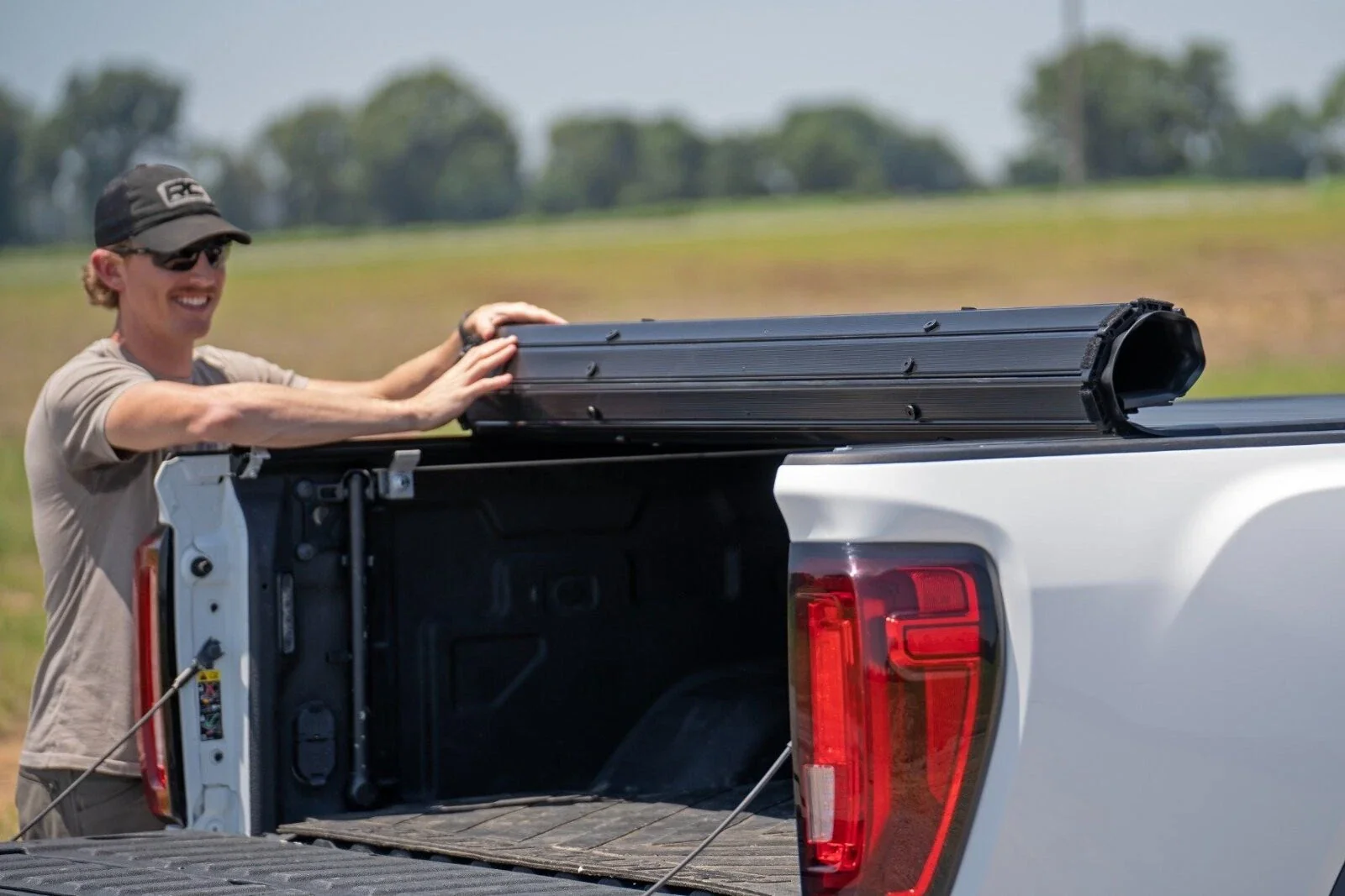 Rough Country Hard Roll Up 6'9" Bed Cover Chevy/GMC 2500HD/3500HD 20-26 50120651 - Image 6
