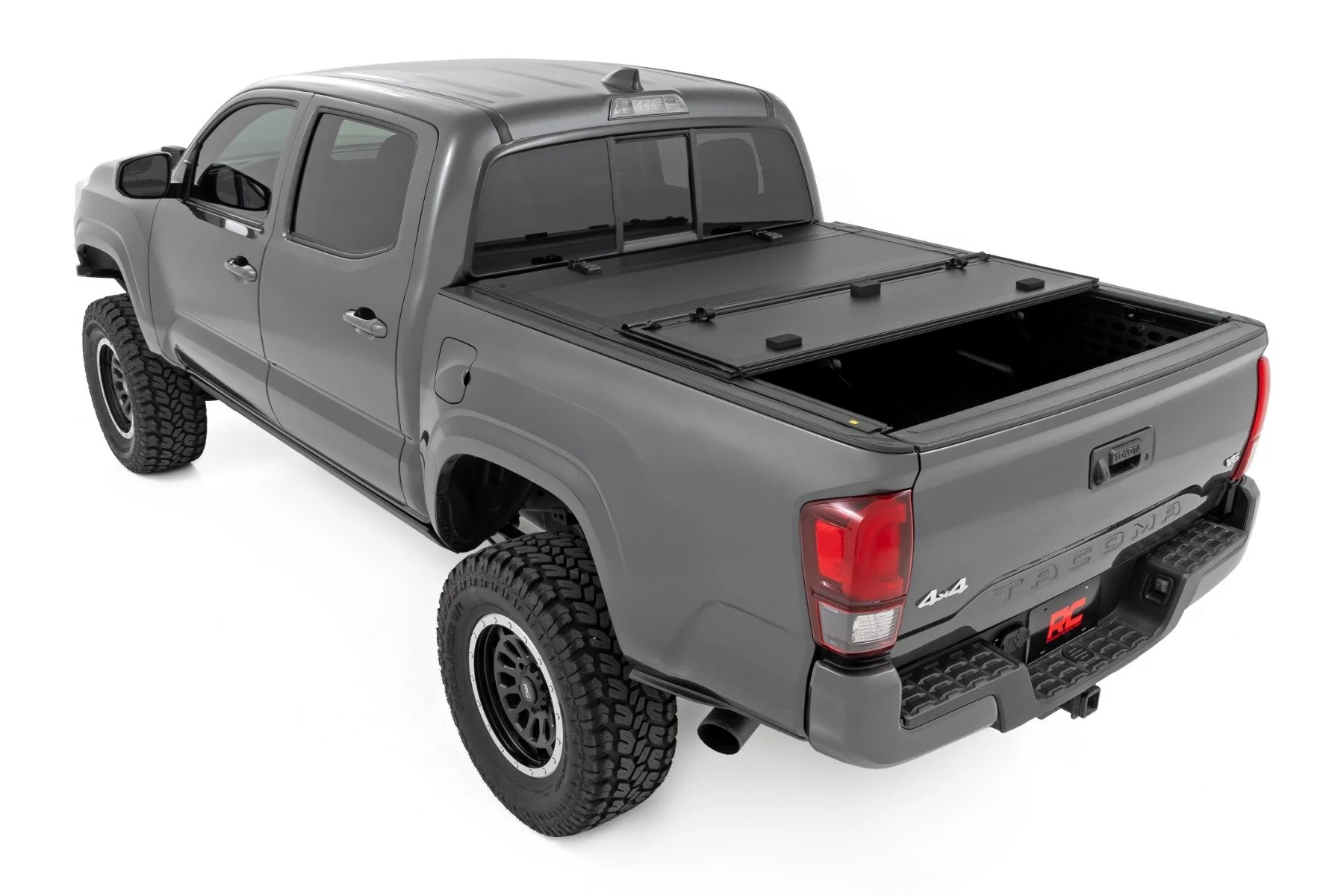 Rough Country Hard Tri-Fold Flip Up Bed Cover | 5' Bed | for Toyota Tacoma 05-15 49415500 - Image 4