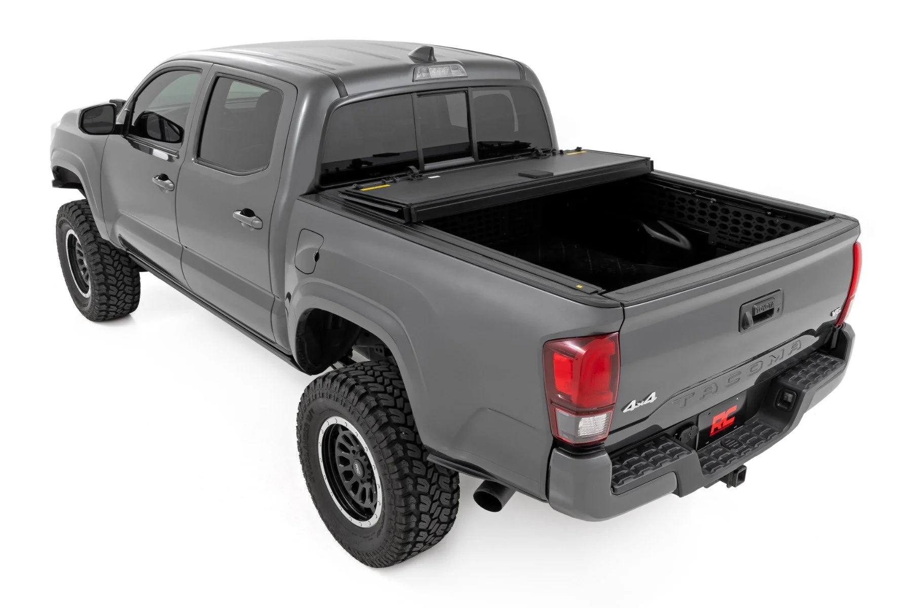 Rough Country Hard Tri-Fold Flip Up Bed Cover | 5' Bed | for Toyota Tacoma 05-15 49415500 - Image 5