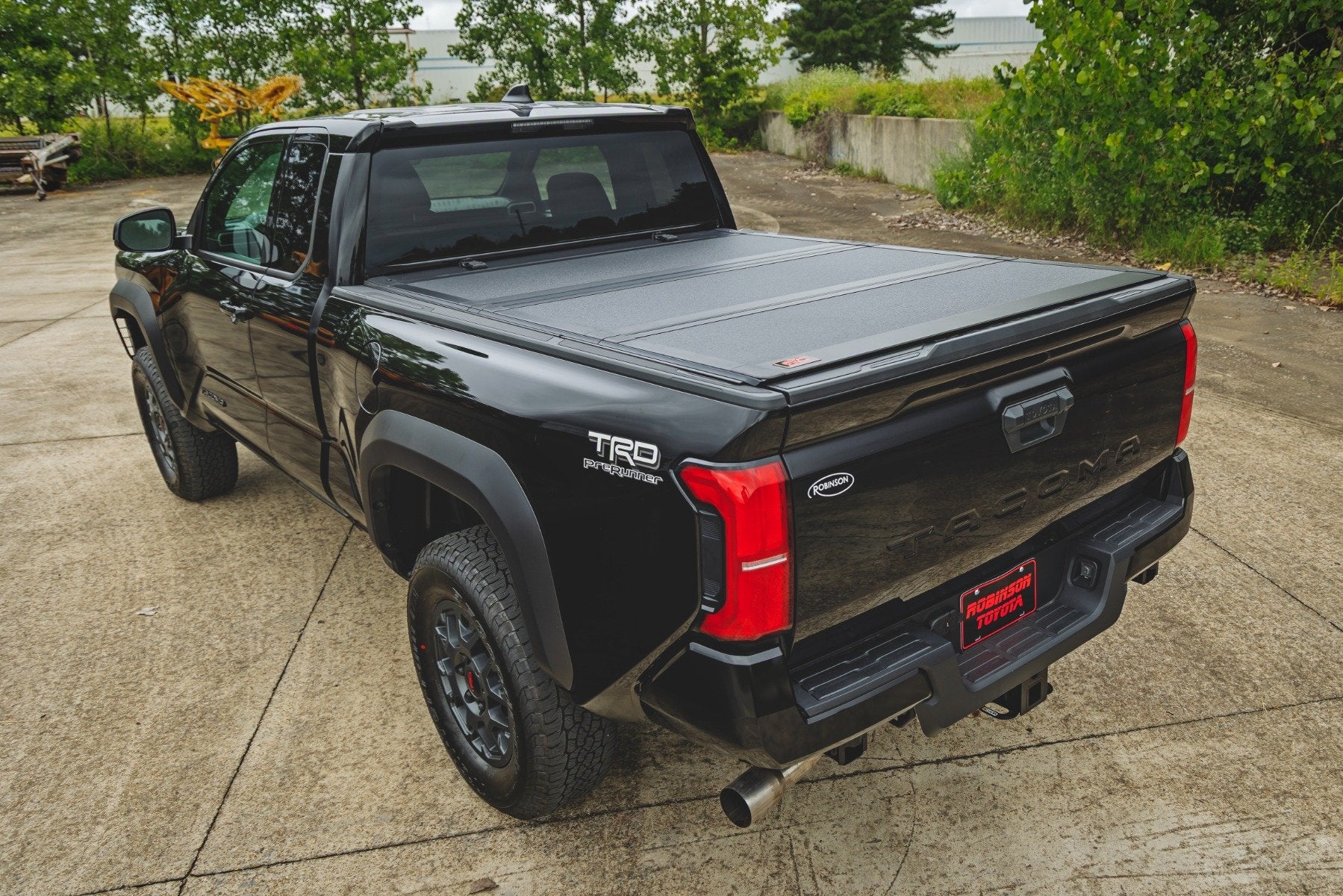 Rough Country Hard Tri-Fold Flip Up Bed Cover | 6' Bed | for Toyota Tacoma 24-25 49420650 - Image 6