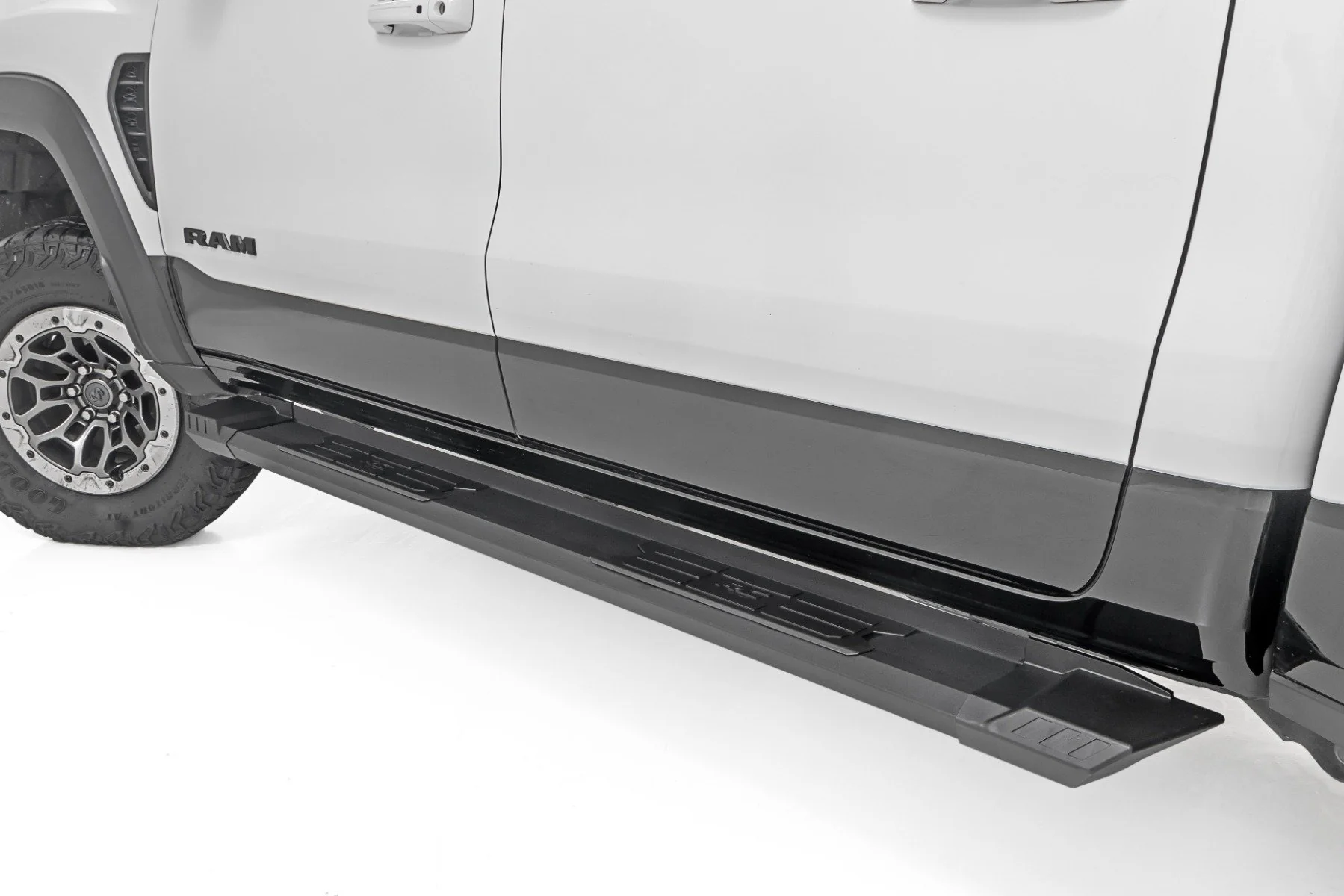 Rough Country HD2 Aluminum Running Boards Crew Cab Ram 1500 19-24 TRX 21-24 SRB01950A - Image 3