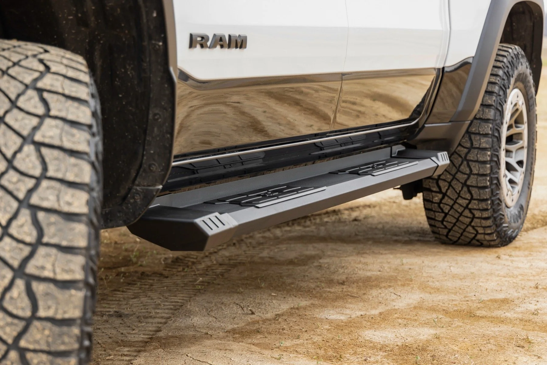 Rough Country HD2 Aluminum Running Boards Crew Cab Ram 1500 19-24 TRX 21-24 SRB01950A - Image 6