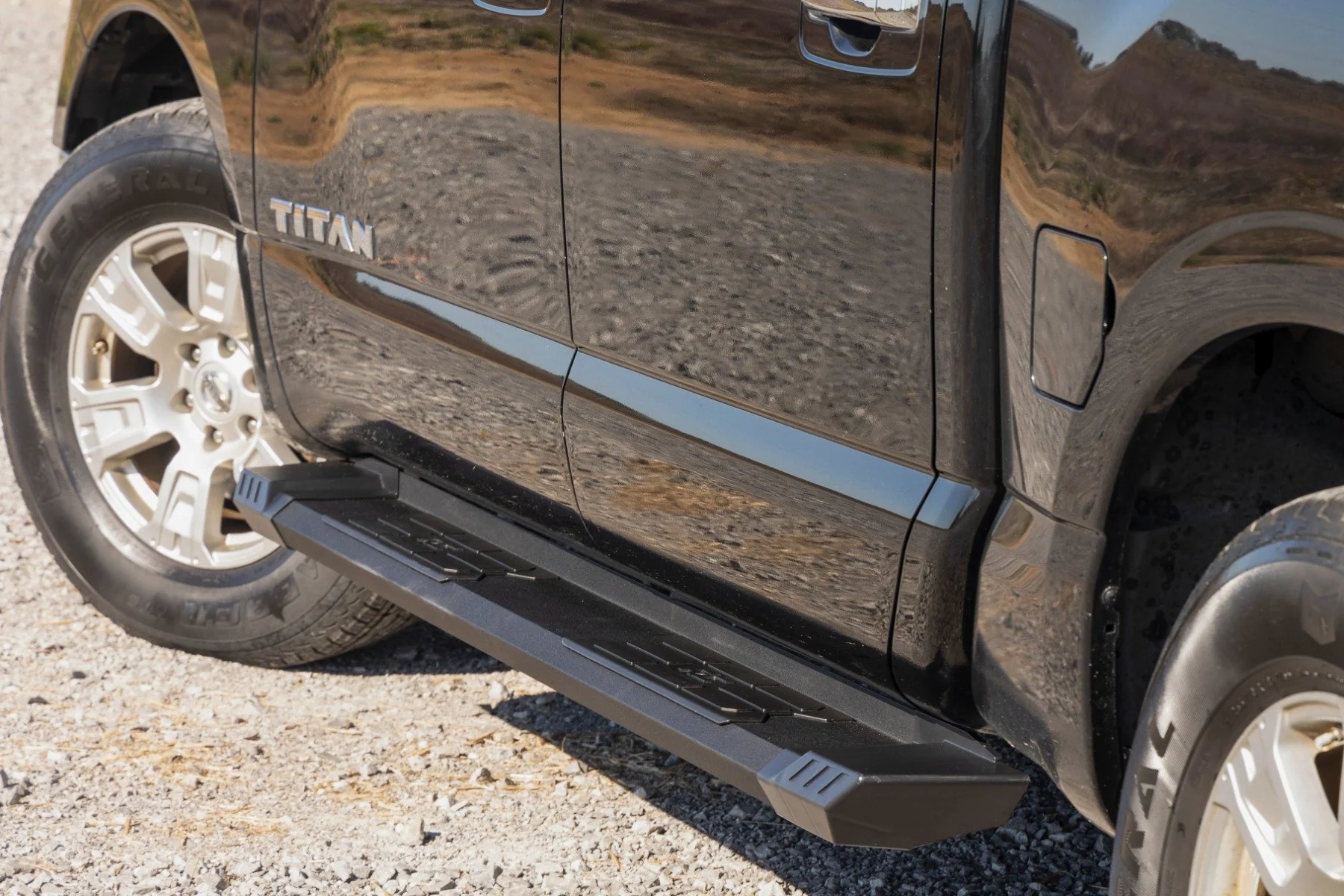 Rough Country HD2 Running Boards Crew Cab Nissan Titan 2004-2024 SRB041785A - Image 6