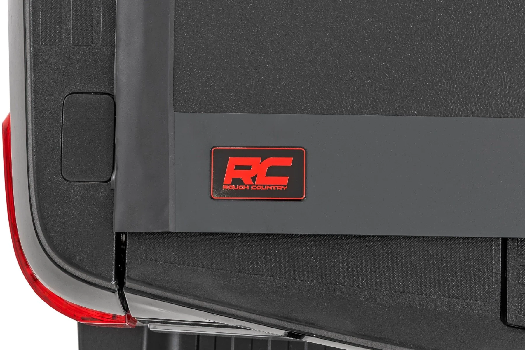 Rough Country Low Profile 6'10" Bed Cover Ford F-250/F-350 Super Duty 17-24 47220651B - Image 3