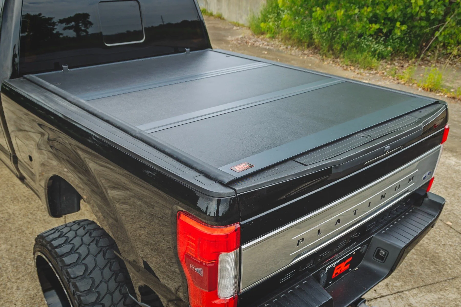Rough Country Low Profile 6'10" Bed Cover Ford F-250/F-350 Super Duty 17-24 47220651B - Image 5