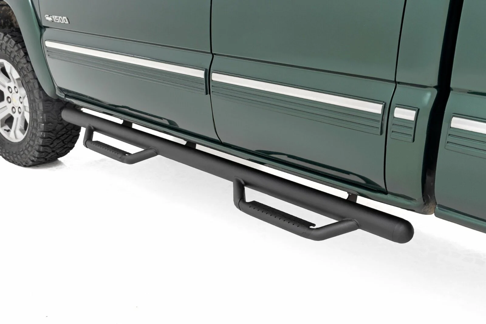 Rough Country Nerf Steps | Cab Length | Chevy/GMC 1500 99-06 & Classic C9989QCB