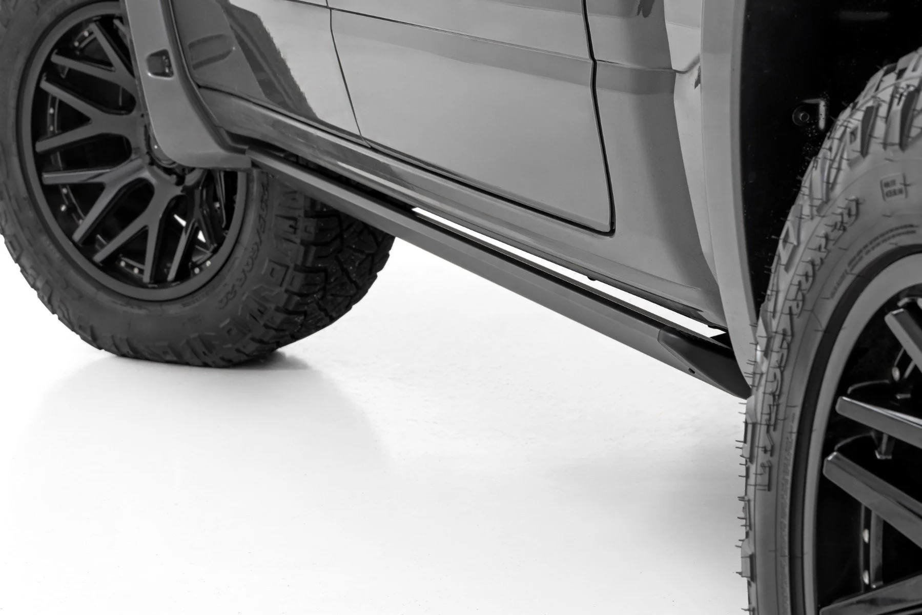 Rough Country Power Running Boards HT-Series Crew Cab for Ram 2500/3500 10-26 ESR9010 - Image 2