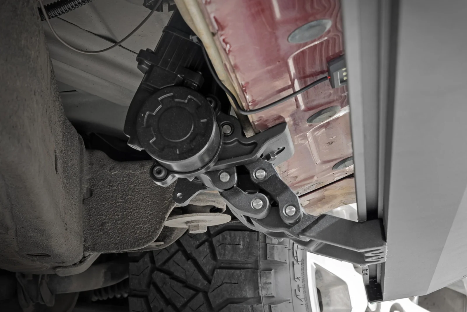 Rough Country Power Running Boards Lighted Chevy/GMC Tahoe/Yukon 15-20 PSR91310 - Image 4