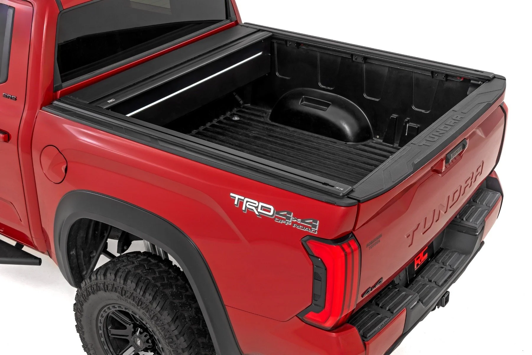 Rough Country Powered Retractable Bed Cover | 5'7" Bed | for Toyota Tundra 22-25 51514551 - Image 2
