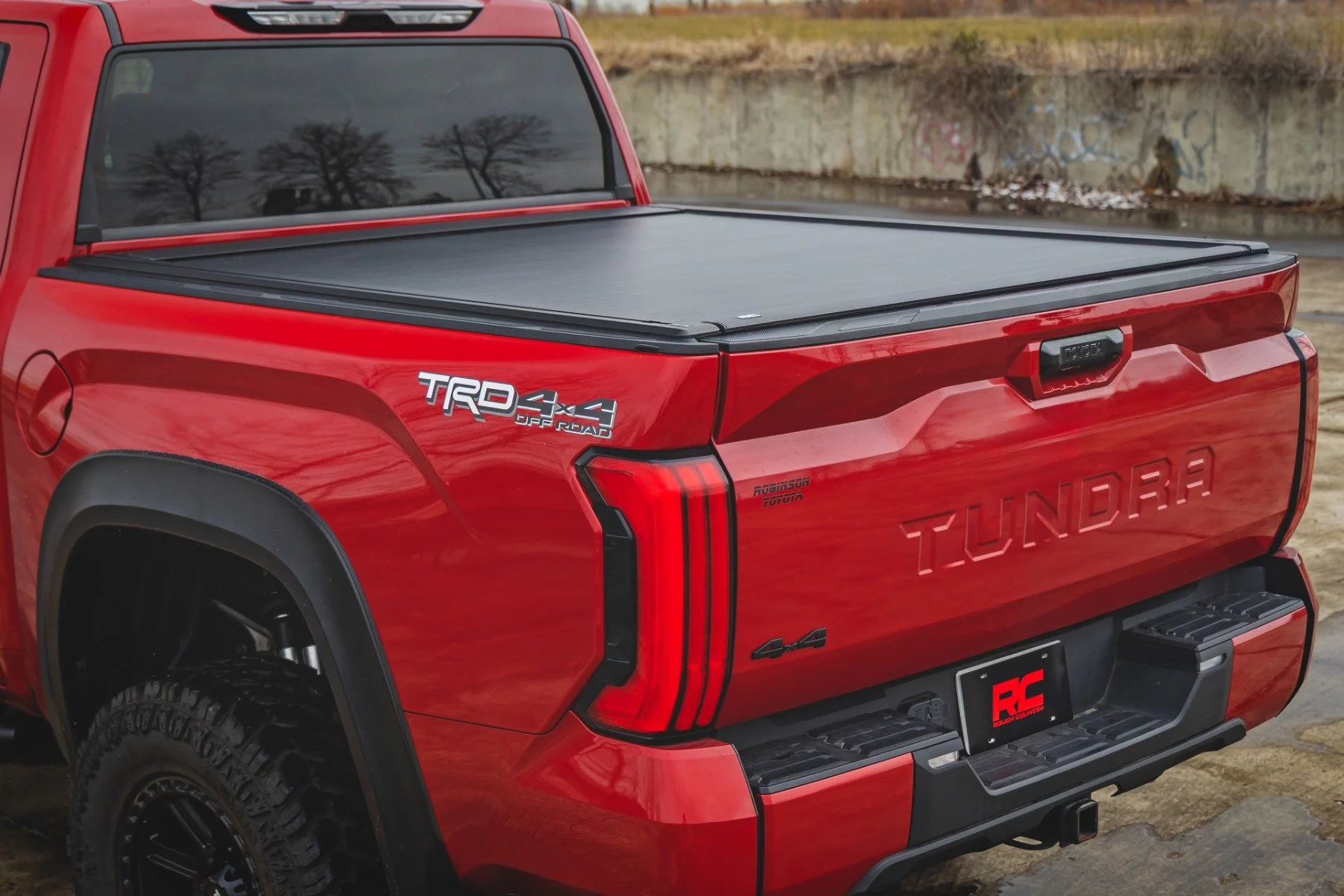 Rough Country Powered Retractable Bed Cover | 5'7" Bed | for Toyota Tundra 22-25 51514551 - Image 4