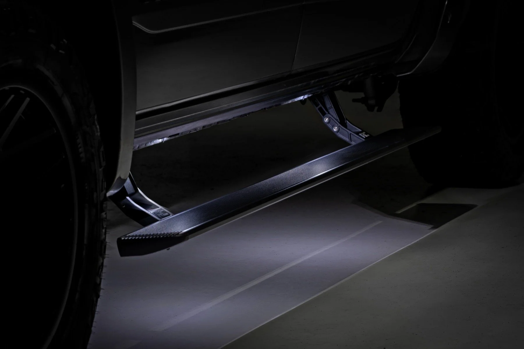 Rough Country Pwr Running Boards HT-Series Crew Cab for Ford F-150/250/350 15-26 ESR71520 - Image 5