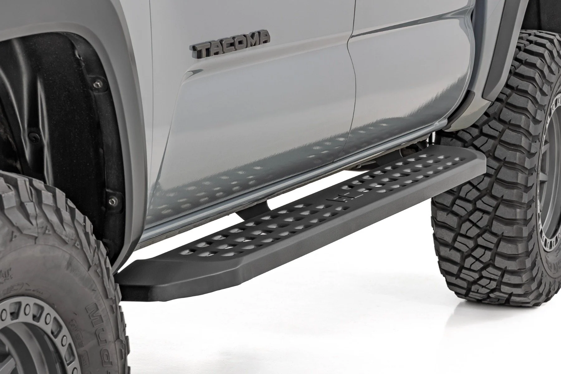 Rough Country RPT2 Running Board | Double Cab | Black | for Toyota Tacoma 2WD/4WD (2016-2023) 44012 - Image 4