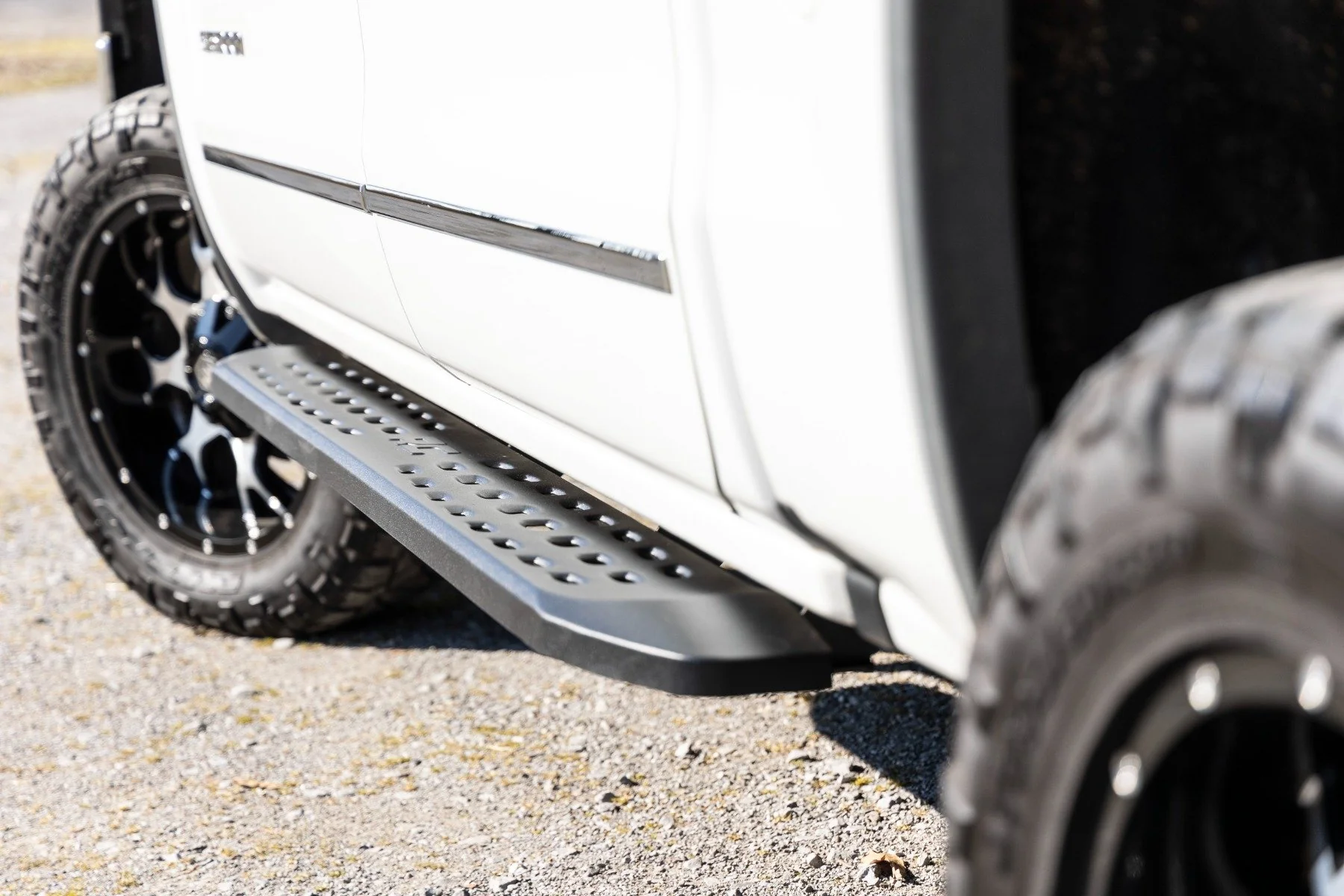 RPT2 Running Boards Crew Cab Chevy/GMC 1500/2500HD/3500HD 07-18 44001 - Image 5