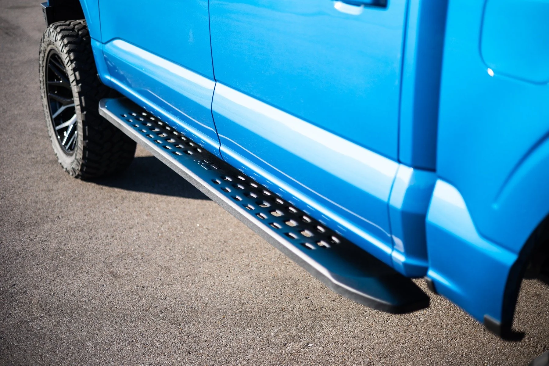 Running Board Step Crew Cab Black Ford F-150 2WD/4WD 2015-2022 44005 - Image 6
