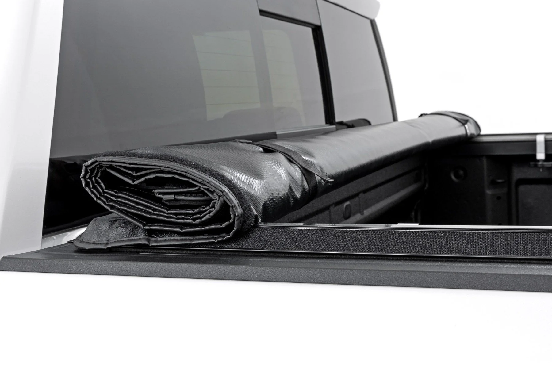 Soft Roll Up Bed Cover 5'10" Bed Chevy/GMC 1500 (19-23) 42120580 - Image 5
