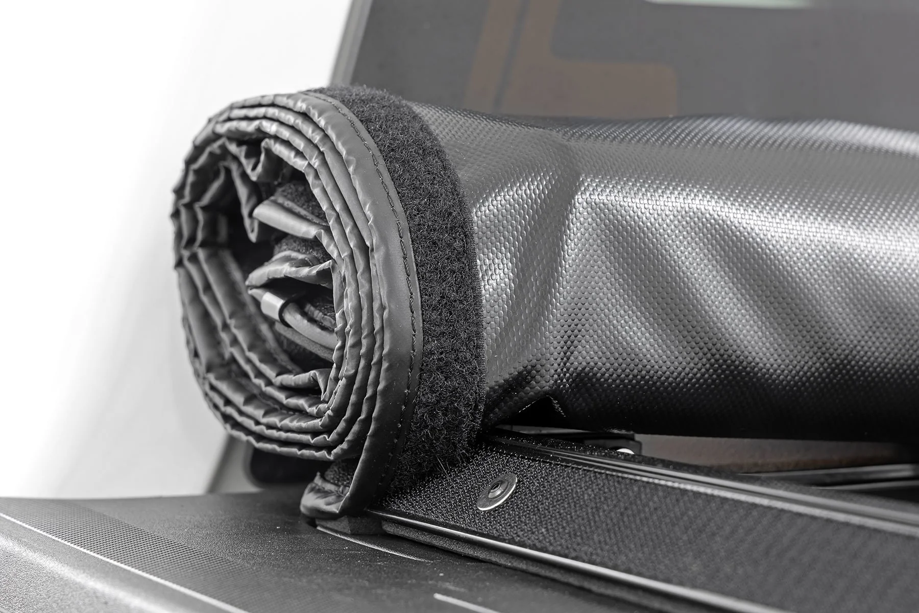 Soft Roll Up Bed Cover 6'10" Bed Ford Super Duty 17-23 42517650 - Image 4