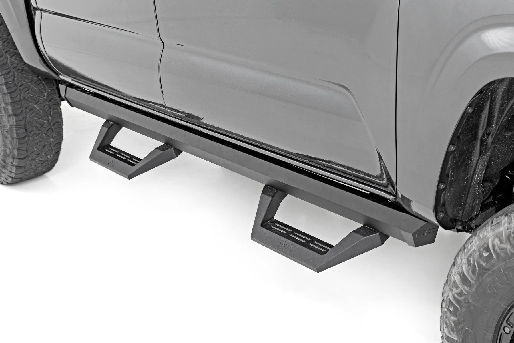 SRX2 Adj Aluminum Step Double Cab Toyota Tacoma 2WD/4WD 05-22 71000A