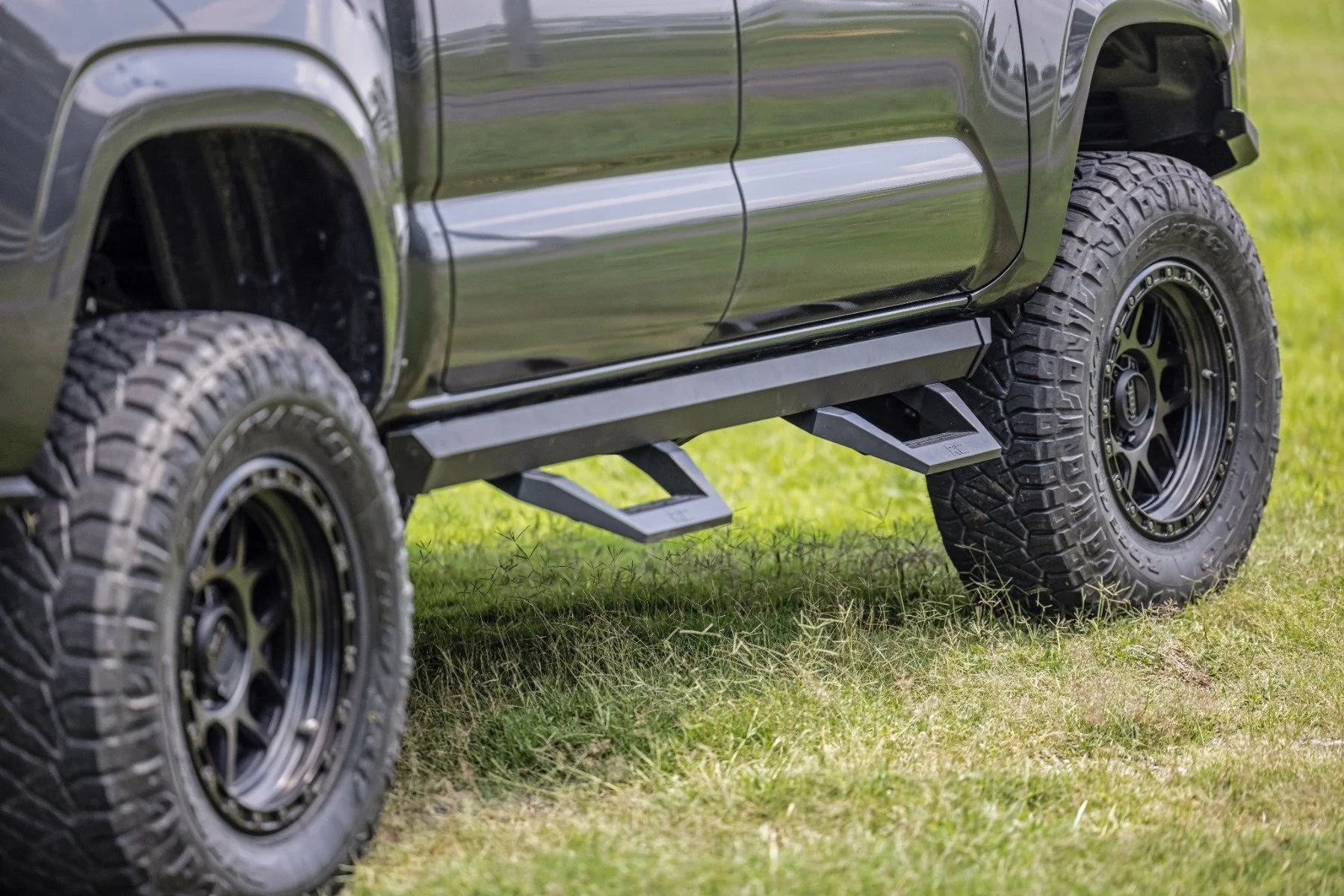 SRX2 Adj Aluminum Step Double Cab Toyota Tacoma 2WD/4WD 05-22 71000A - Image 6