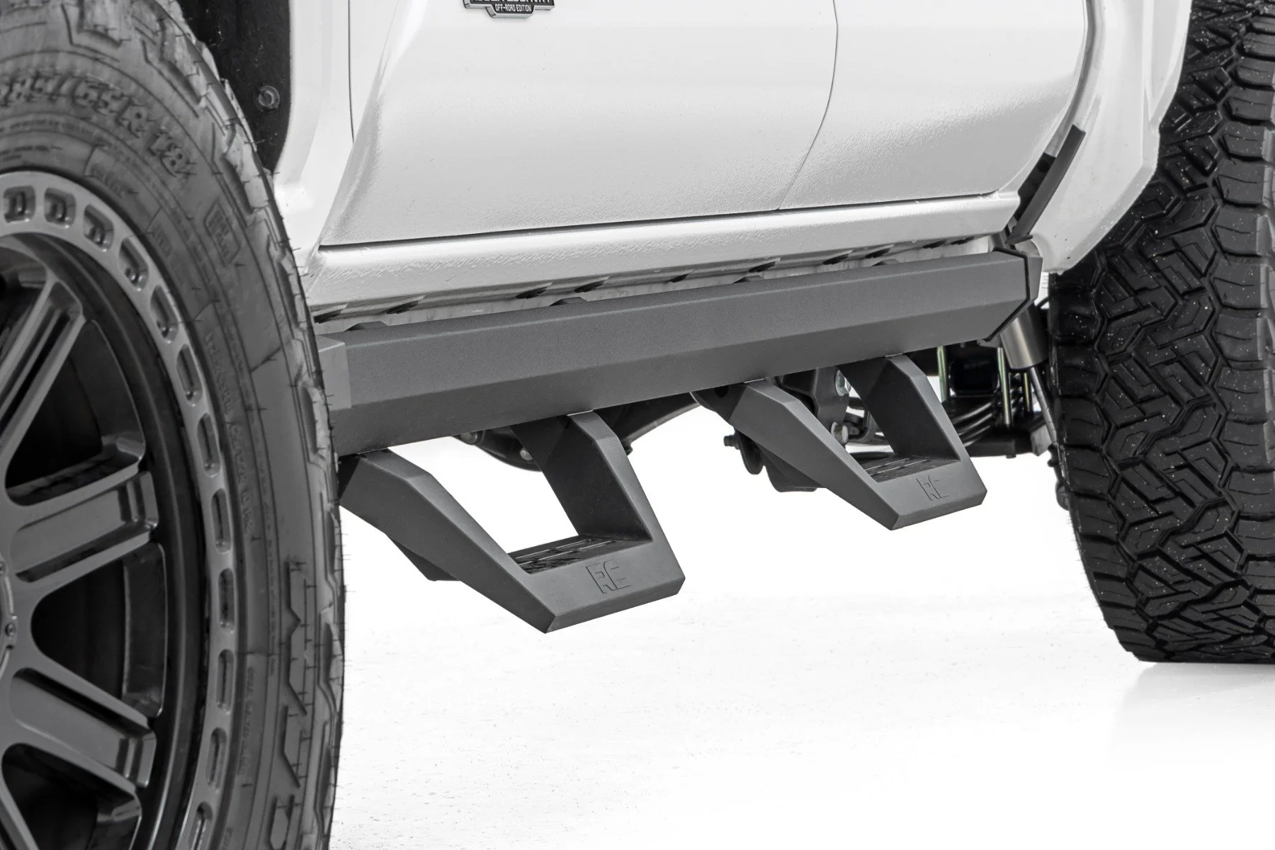 Rough Country SRX2 Adjustable Aluminum Steps | Double Cab for Toyota Tacoma 2024 73004 - Image 4