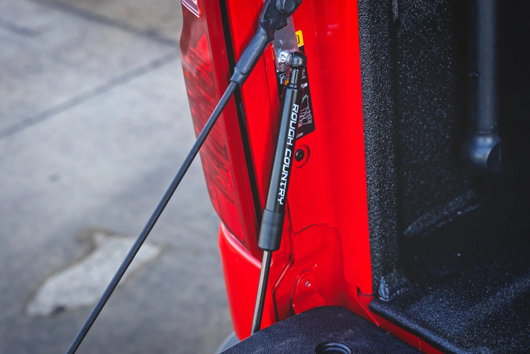 Rough Country Tailgate Assist | Chevy Silverado & GMC Sierra 1500 (2019-2026) 73227 - Image 6