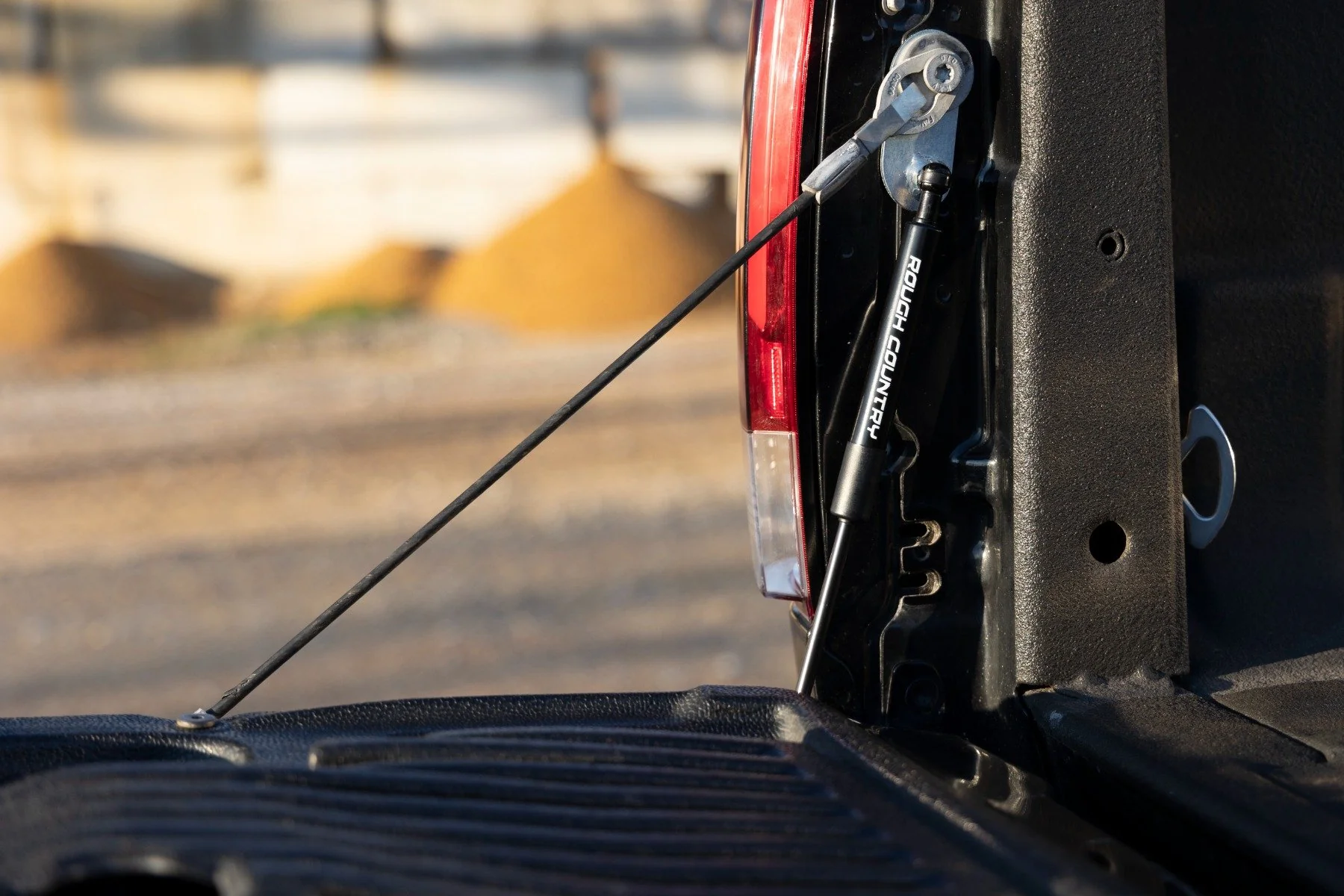 Tailgate Assist Ford Super Duty 1999-2016 73220 - Image 4